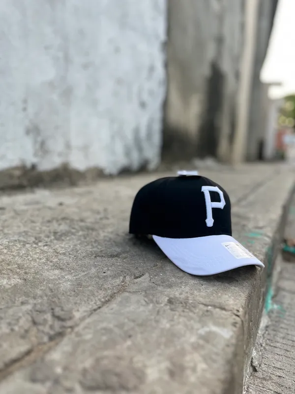 Gorras · Piratas, Beisboleras, Negro con blanco