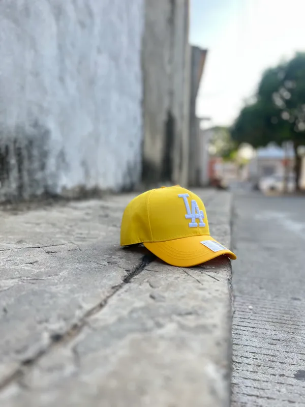 Gorra · LA, Beisboleras, Amarillo con blanco